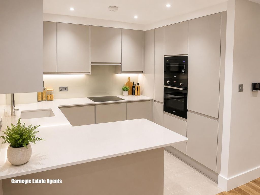 Property photo 3 of 13 Kitchen