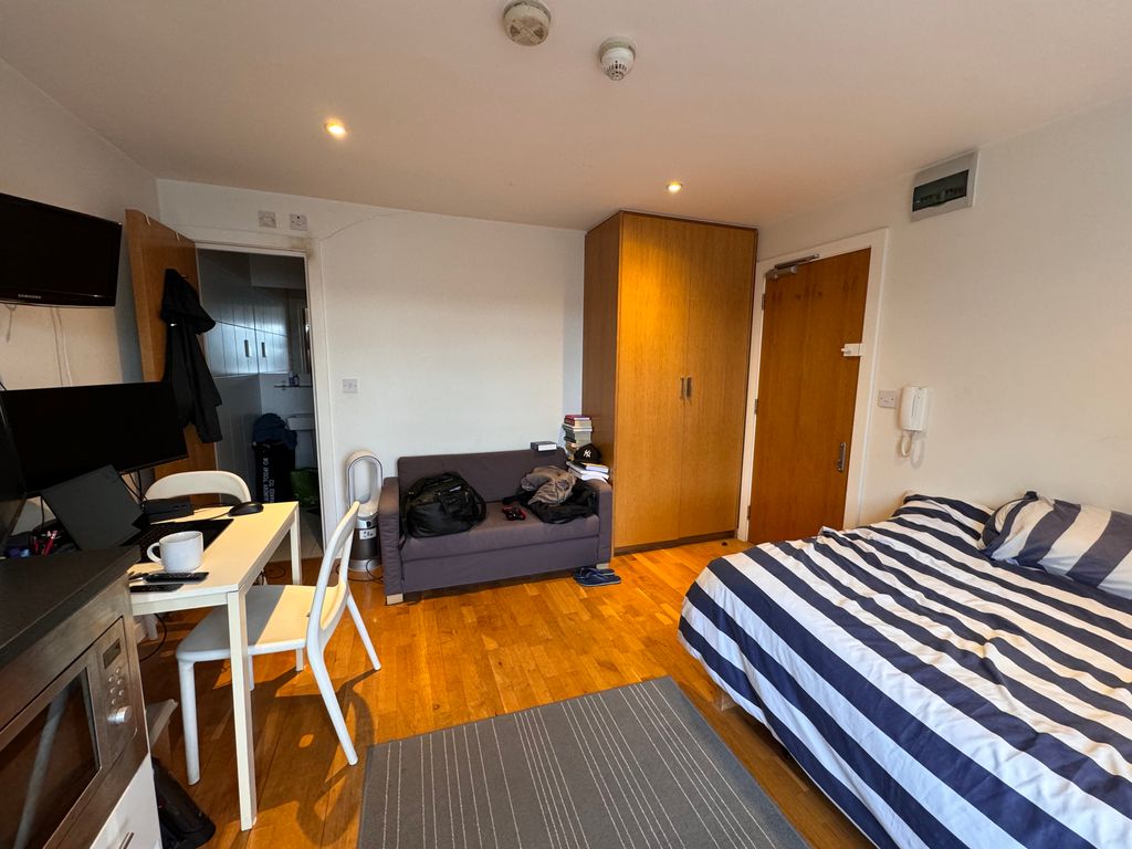 Property photo 2 of 3