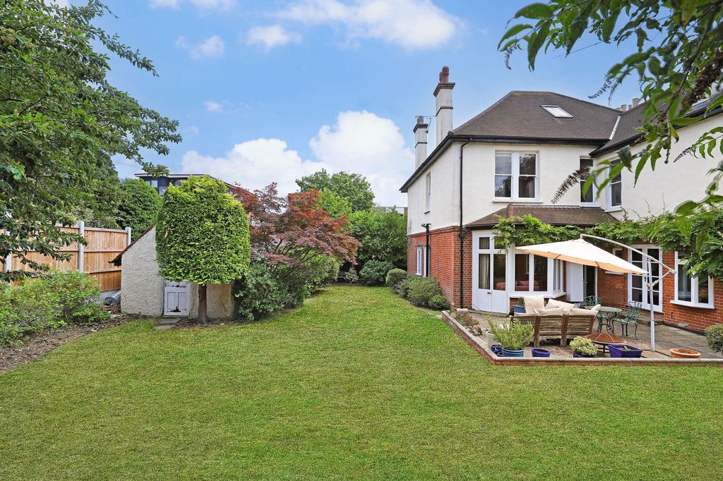 Property photo 2 of 33