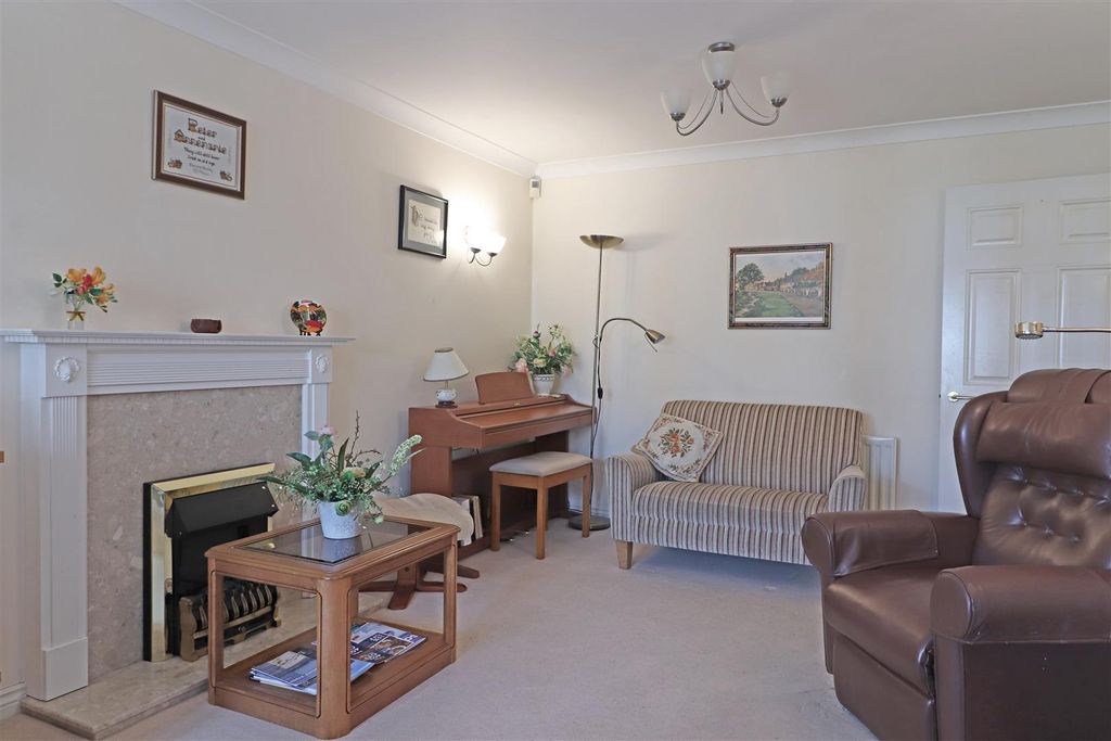 Property photo 2 of 14