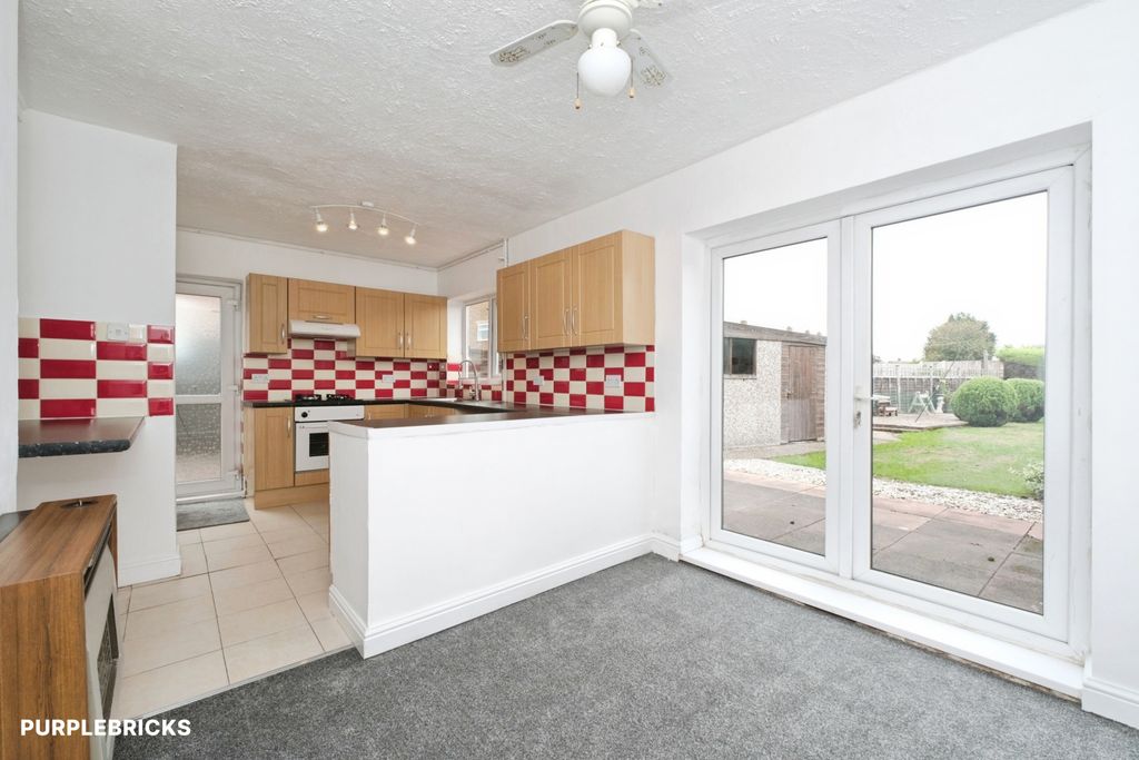 Property photo 2 of 16 Kitchen/Diner