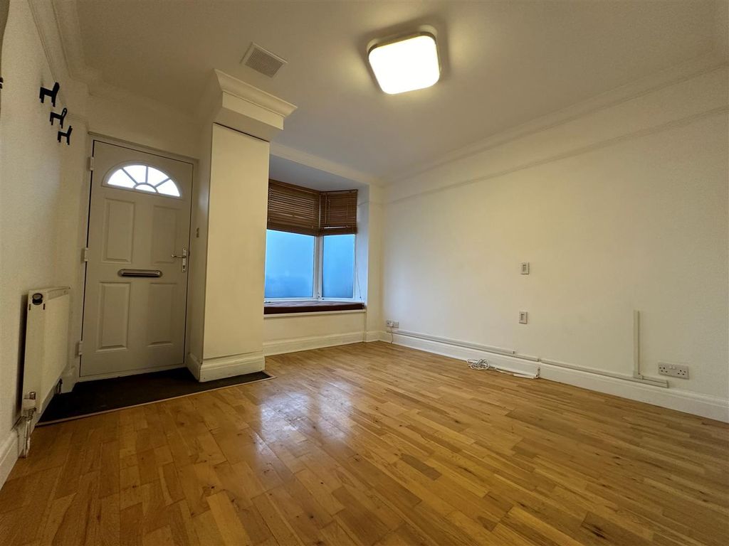 Property photo 2 of 13 Coopers Estate Agents