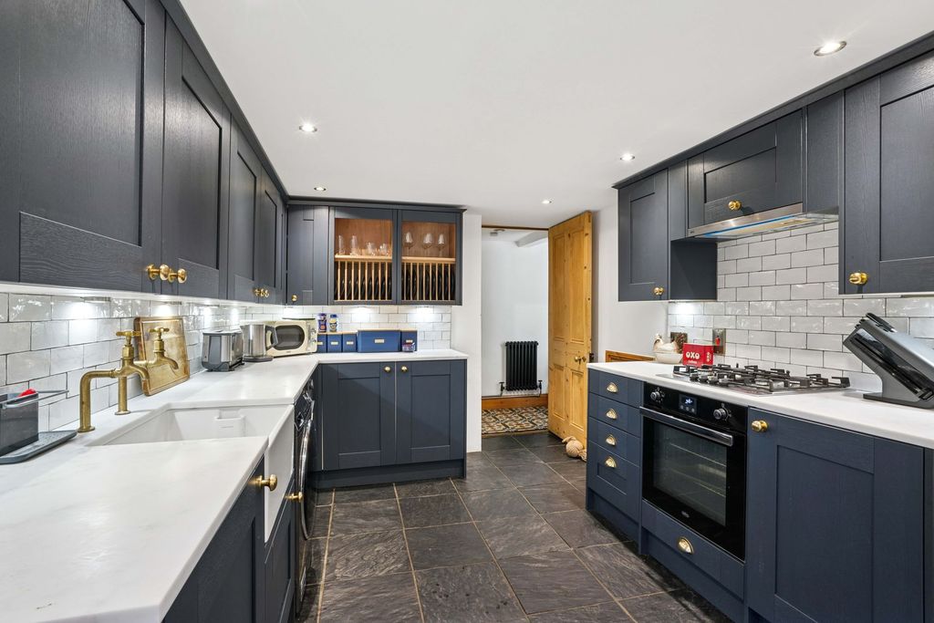 Property photo 3 of 15 Kitchen