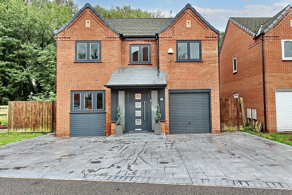 Property photo 1 of 21 Front