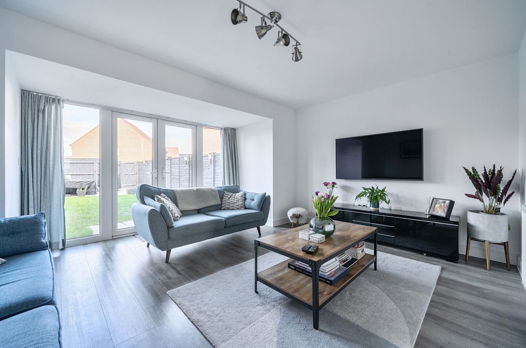 Property photo 2 of 21 1458391-9-6A02085...