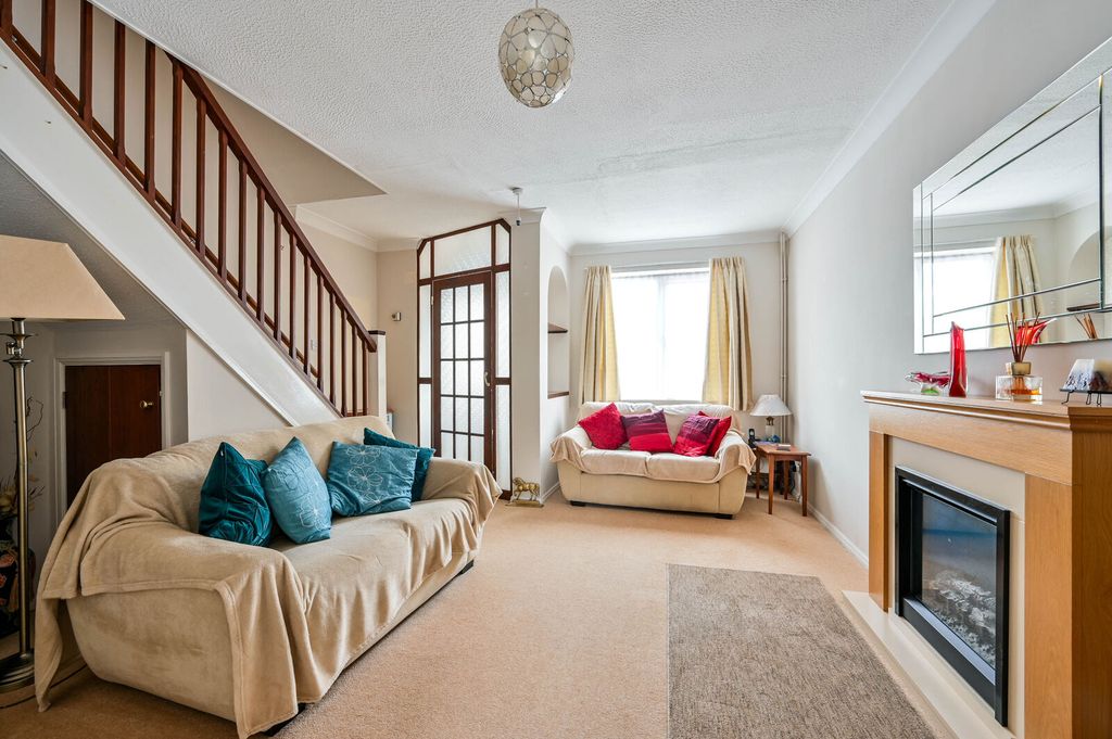 Property photo 2 of 11