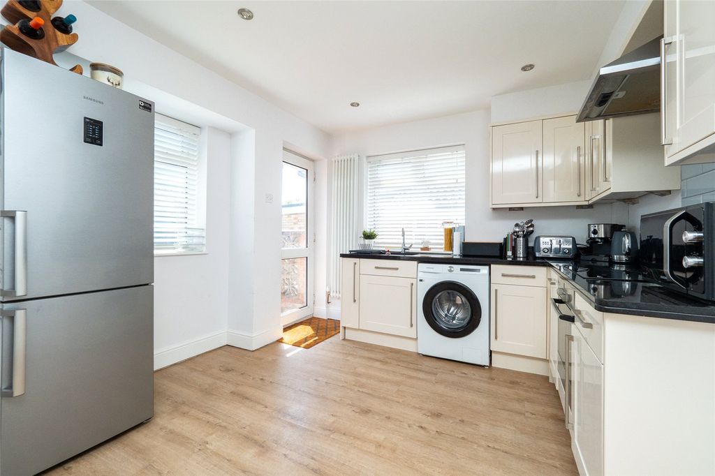 Property photo 2 of 12 Picture No. 05