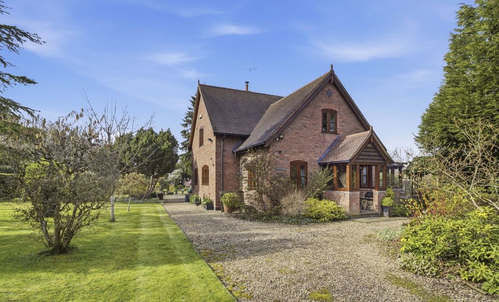 Property photo 1 of 33
