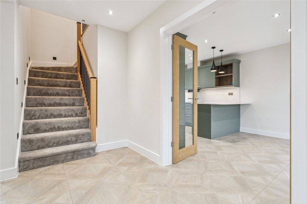 Property photo 2 of 14 Picture 2