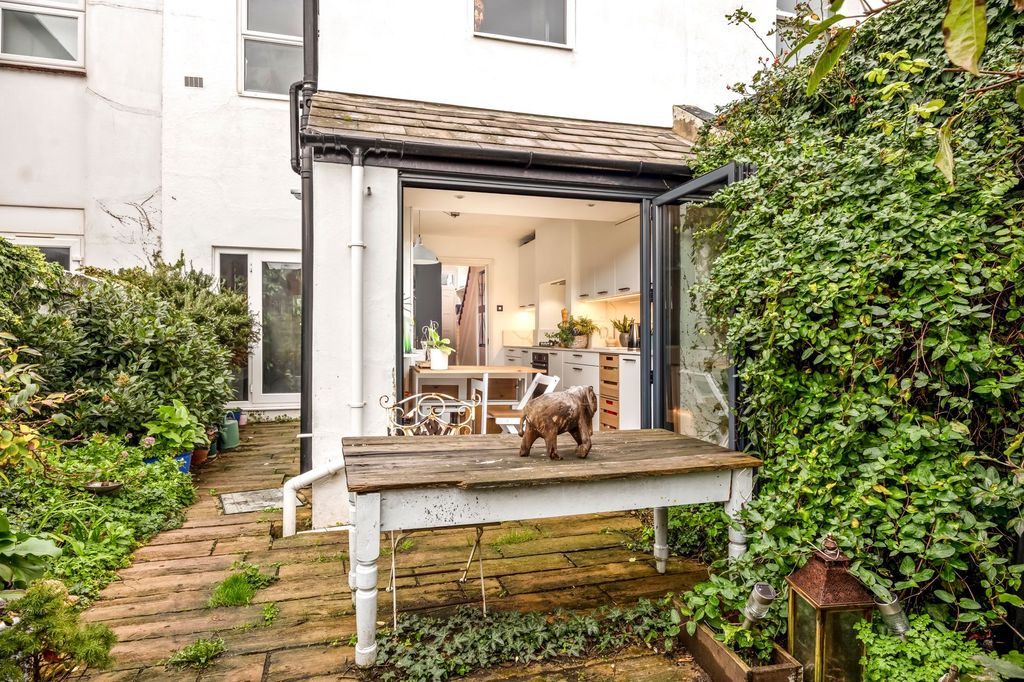 Property photo 3 of 21