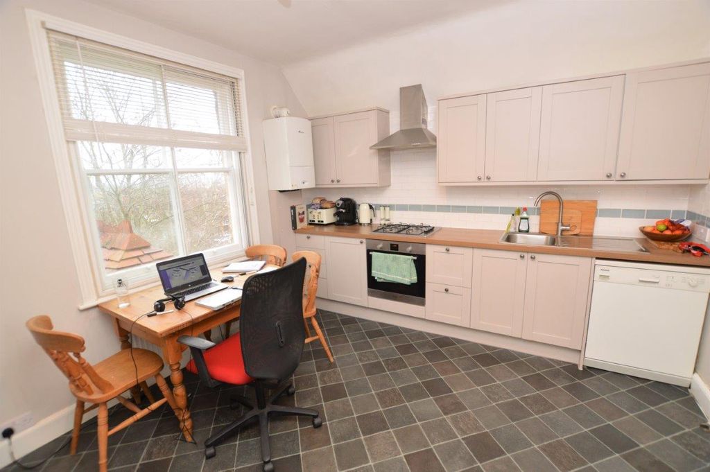 Property photo 3 of 8 Kitchen/Dining Room