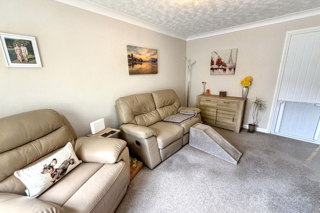 Property photo 3 of 14 5243274