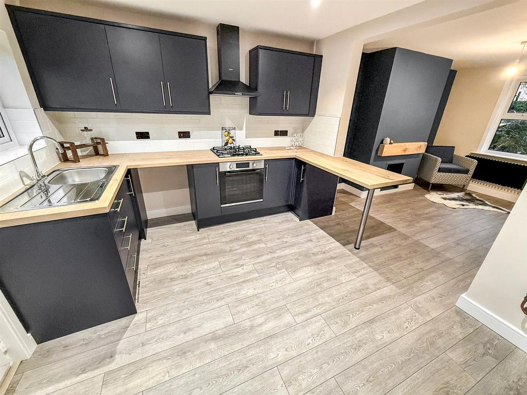 Property photo 2 of 13 Kitchen/Dining Room