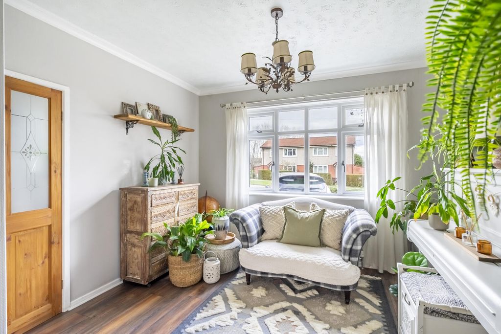 Property photo 3 of 28 Living Room