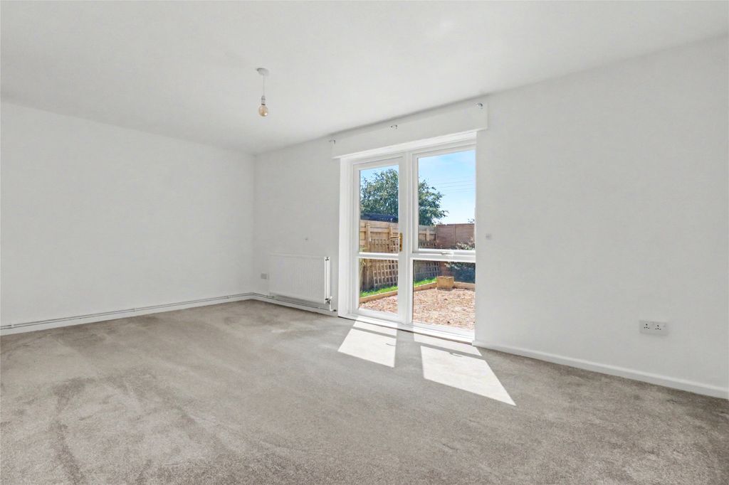 Property photo 3 of 15 3 - Picture No. 02