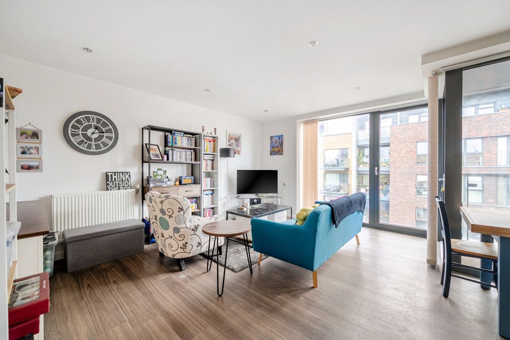 Property photo 2 of 15 1353633-1-68c81ee...