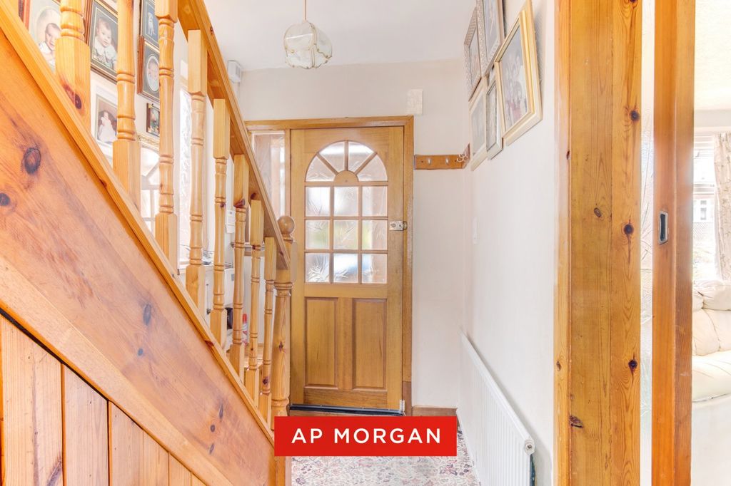 Property photo 3 of 18 Picture No. 24