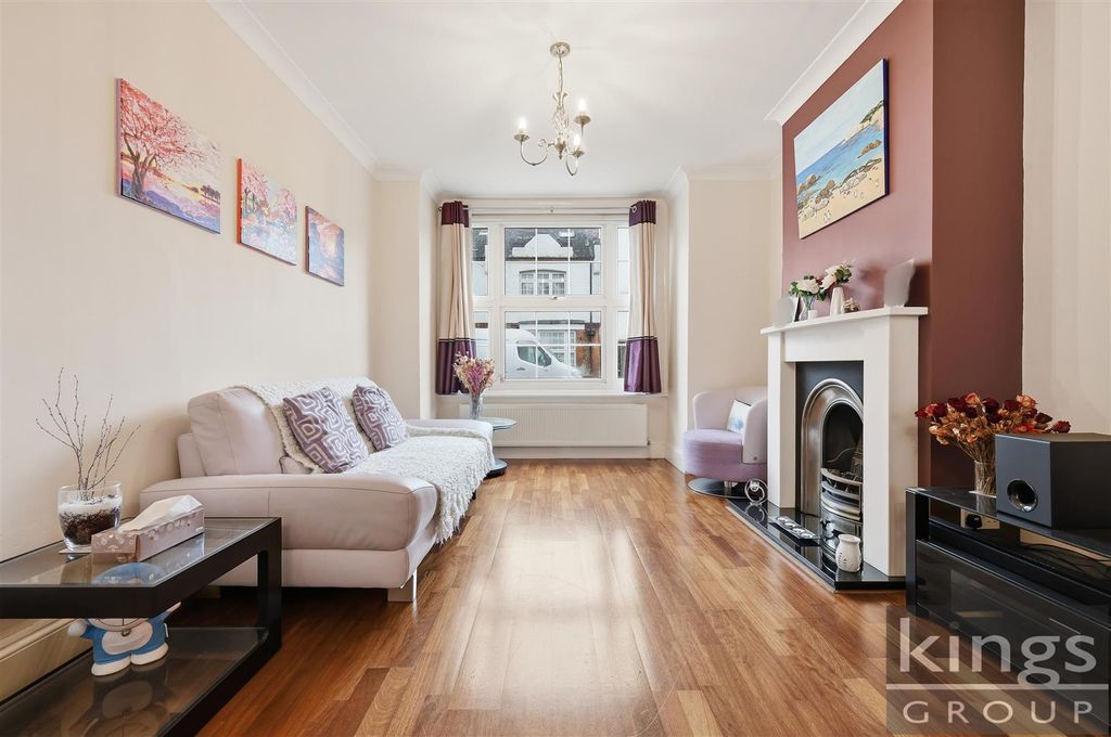 Property photo 2 of 18