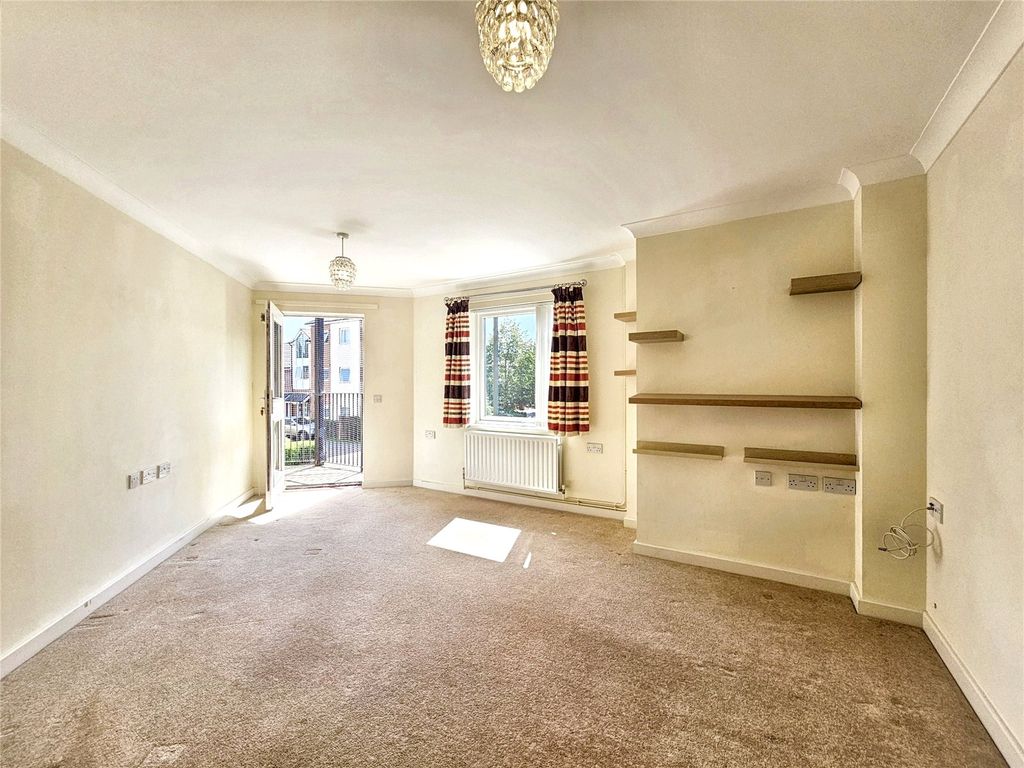 Property photo 2 of 12 Picture No. 18