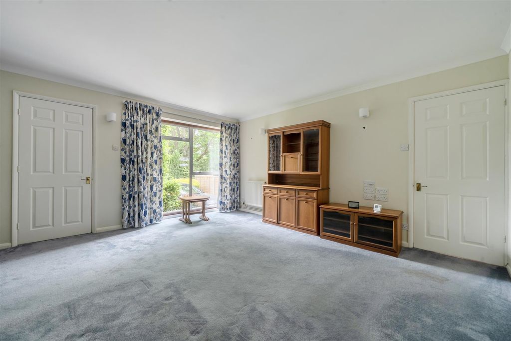 Property photo 3 of 18 1456189-10-69Fdccda3A66F.Jpg