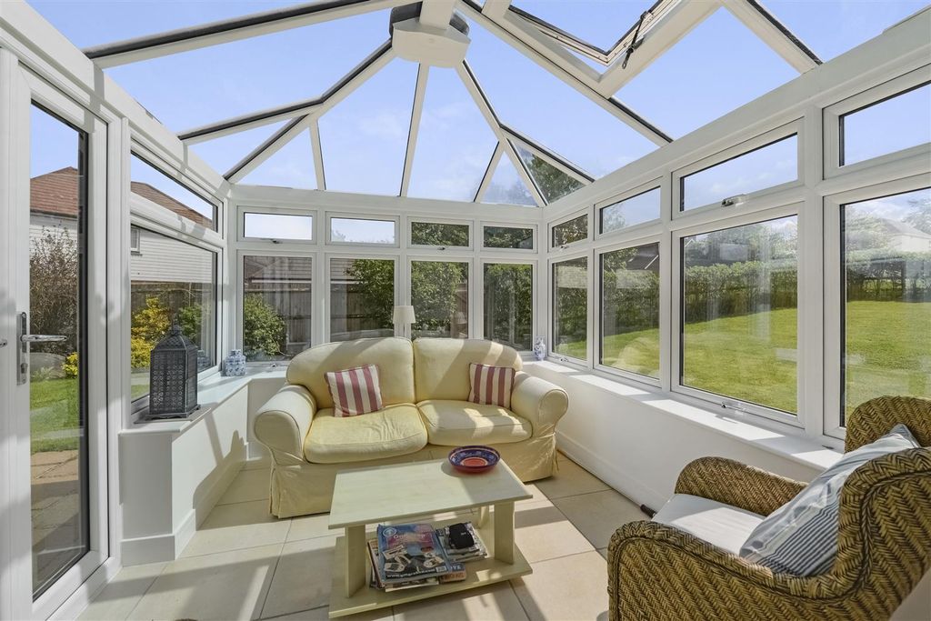 Property photo 2 of 22 6Darcy05.Jpg