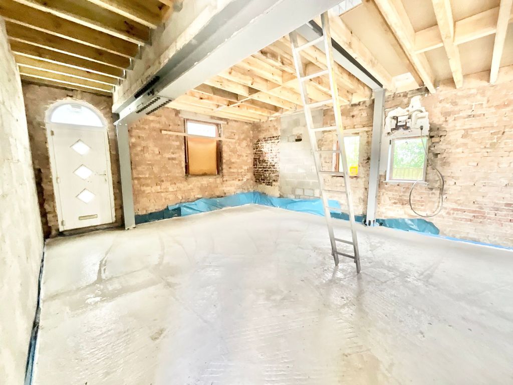 Property photo 3 of 25