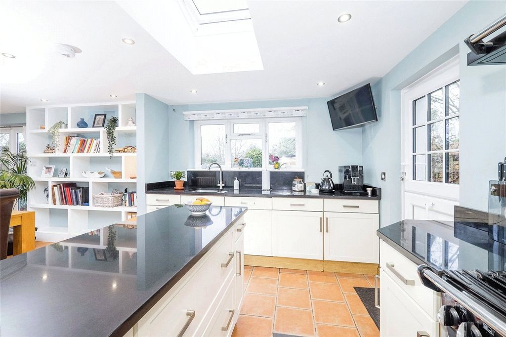 Property photo 3 of 15 Kitchen
