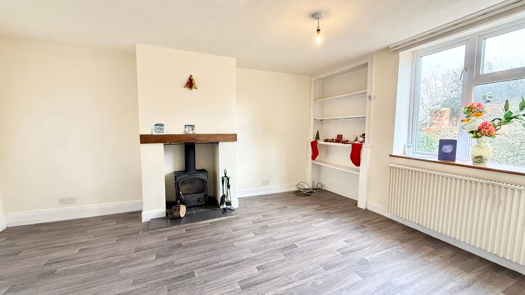 Property photo 3 of 14 Lounge