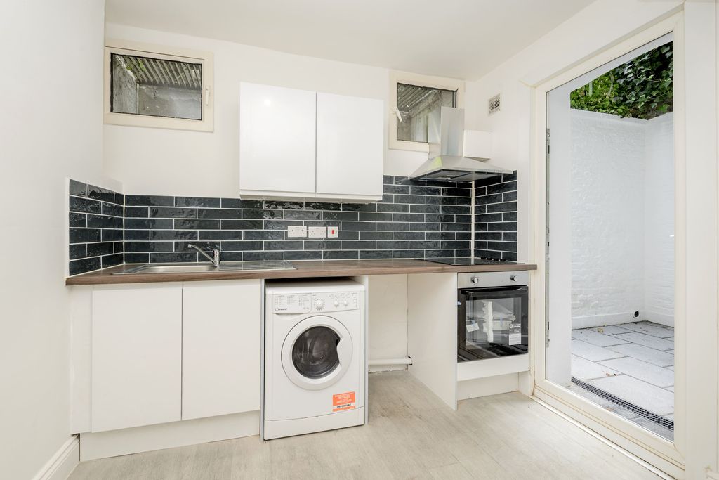 Property photo 2 of 5 3A66 Warwick Rd_3A66 Warwick Rd-4713.Jpg