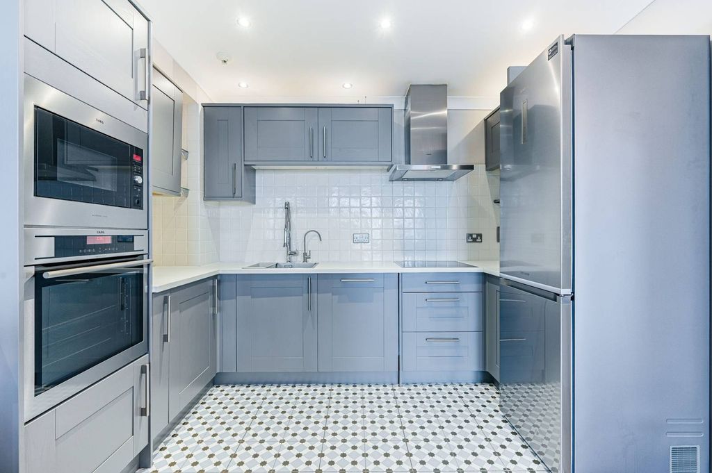 Property photo 3 of 19