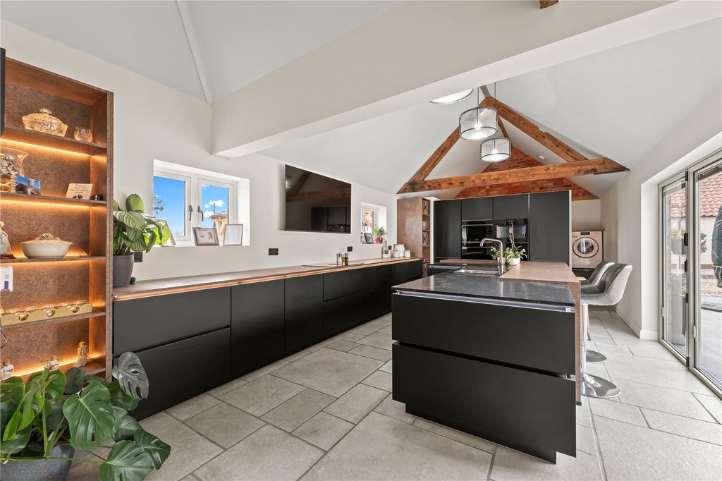 Property photo 3 of 37 Picture No. 38