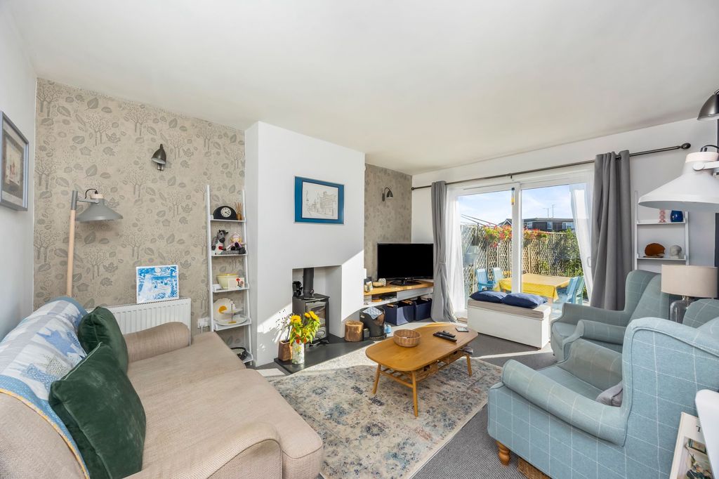 Property photo 2 of 24