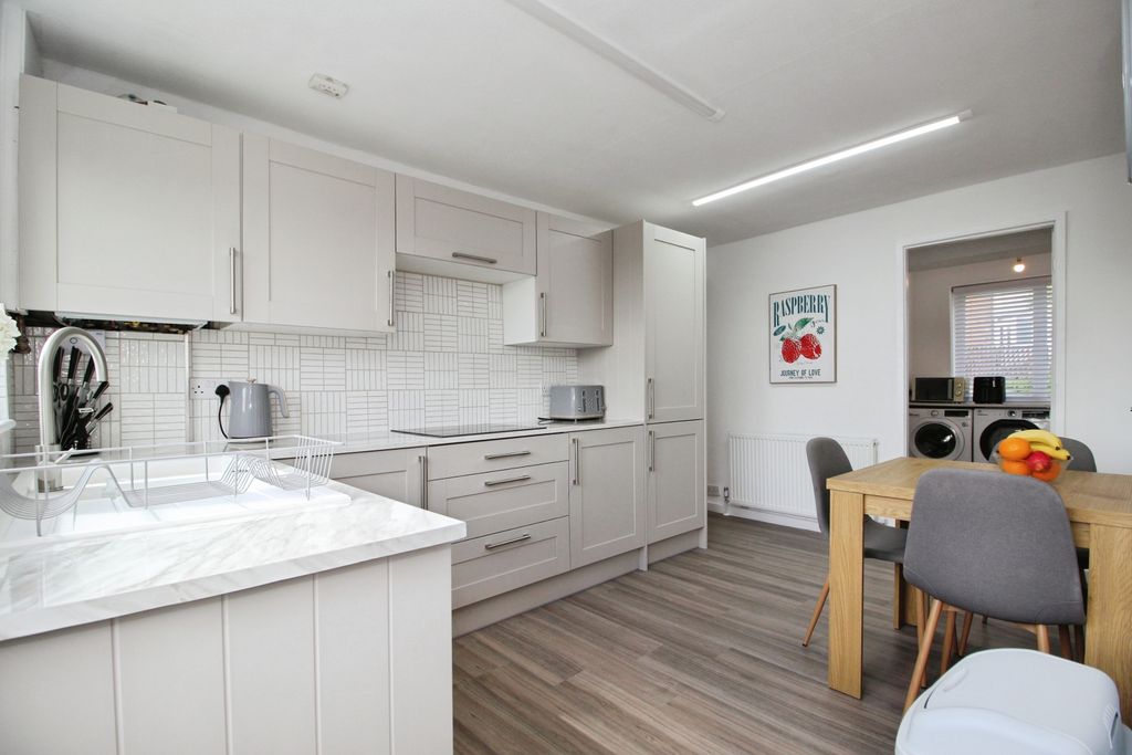 Property photo 2 of 15 Kitchen/Dining Room