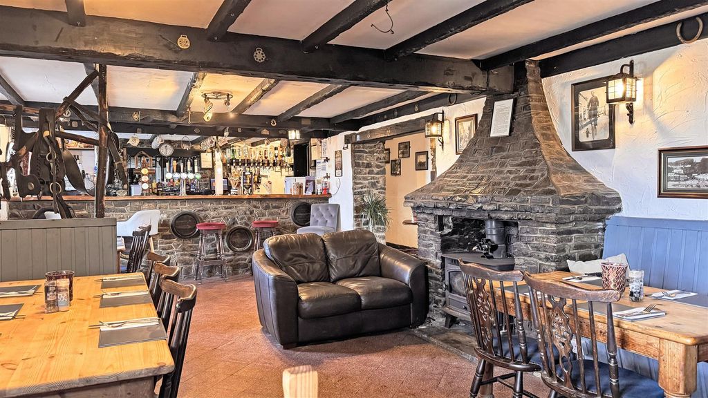 Property photo 3 of 36 Pub 10.Jpg