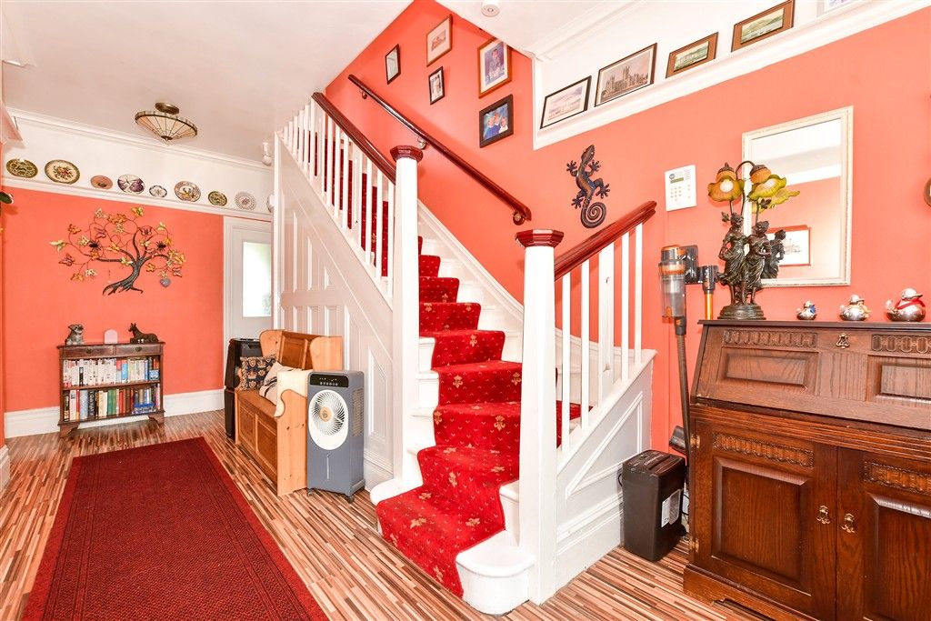 Property photo 2 of 14 Entrance Hall