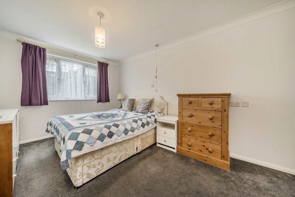 Property photo 3 of 4