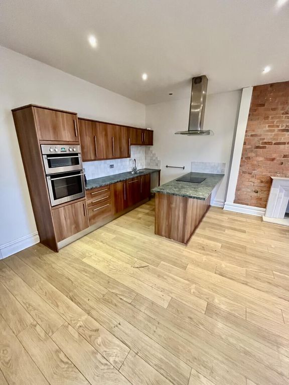 Property photo 2 of 10 Kitchen