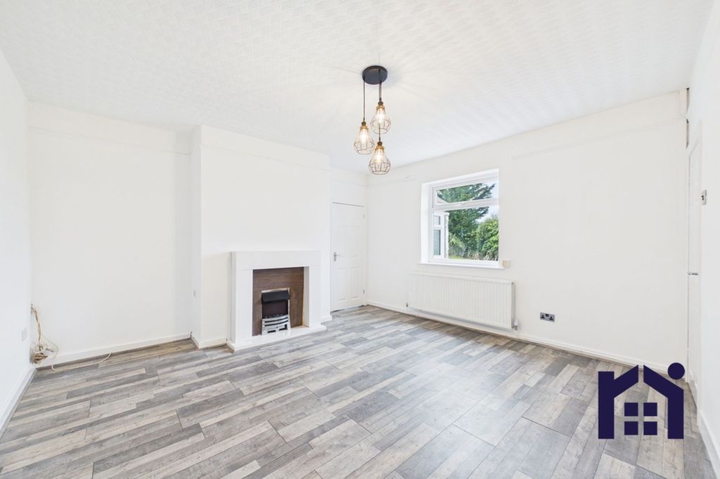 Property photo 2 of 24 Living Room