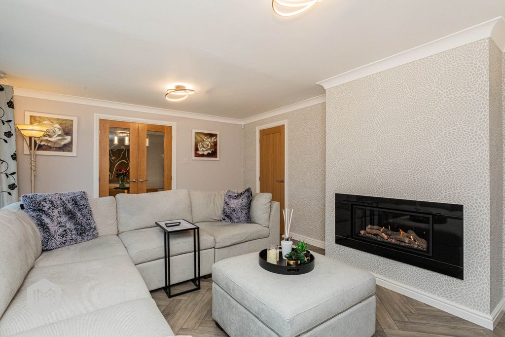 Property photo 3 of 28 Picture No. 05