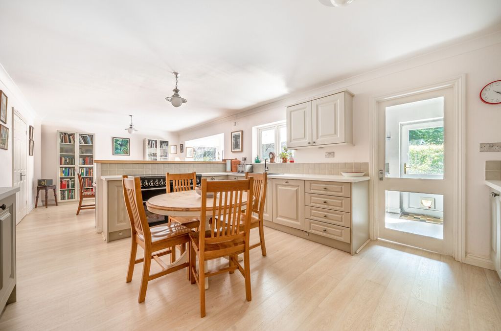 Property photo 3 of 19 Kitchen/Dining Room