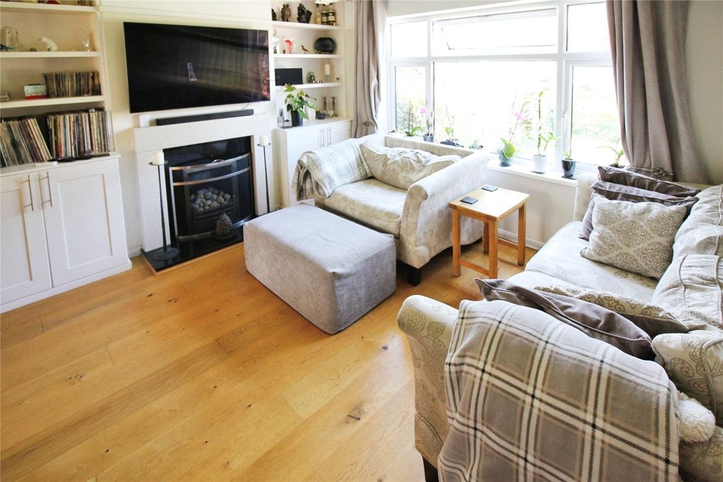 Property photo 2 of 19 Picture No. 12