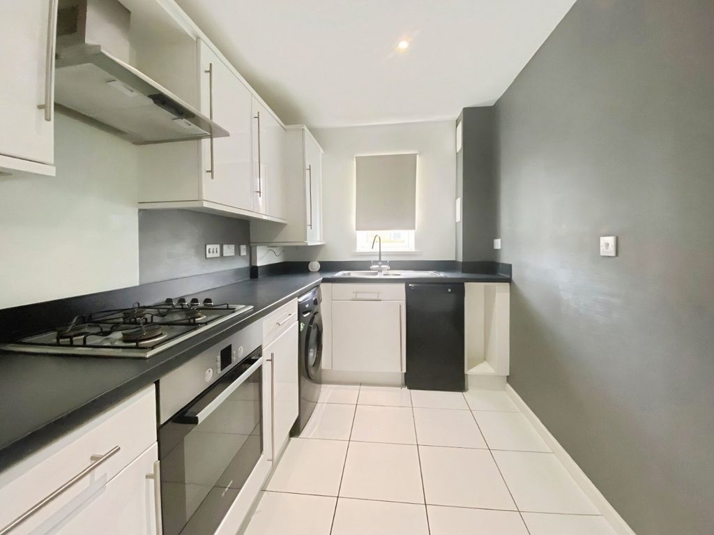 Property photo 2 of 18 5206881