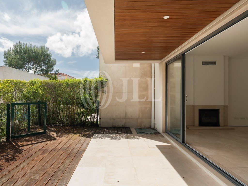Property photo 2 of 30