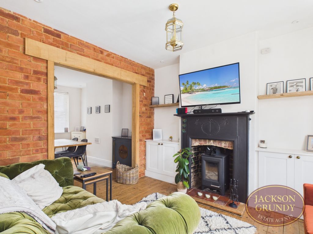 Property photo 3 of 11 High Street
