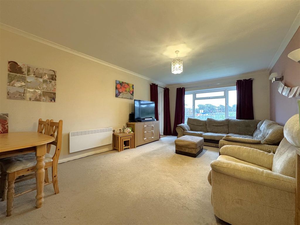 Property photo 3 of 21 3.Jpeg