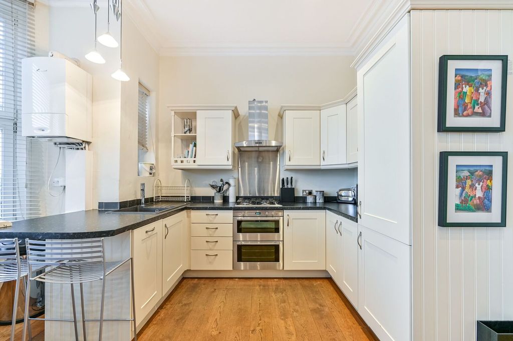 Property photo 2 of 9