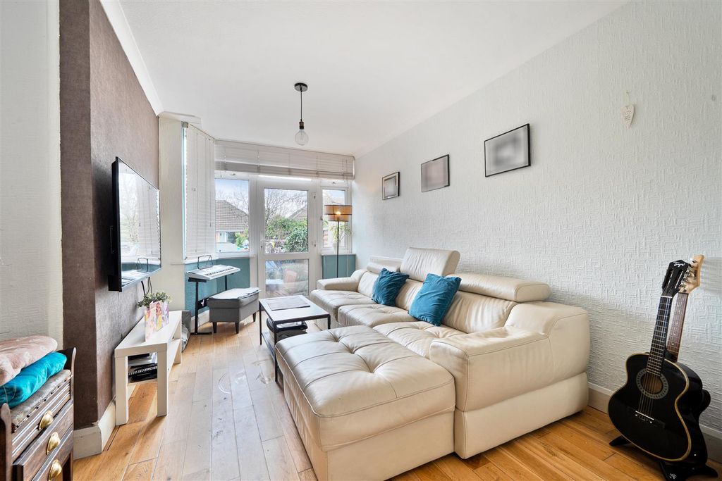 Property photo 2 of 12 1406151-8-6995A250F19Ec.Jpg