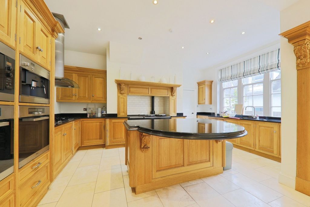 Property photo 3 of 27 4358069