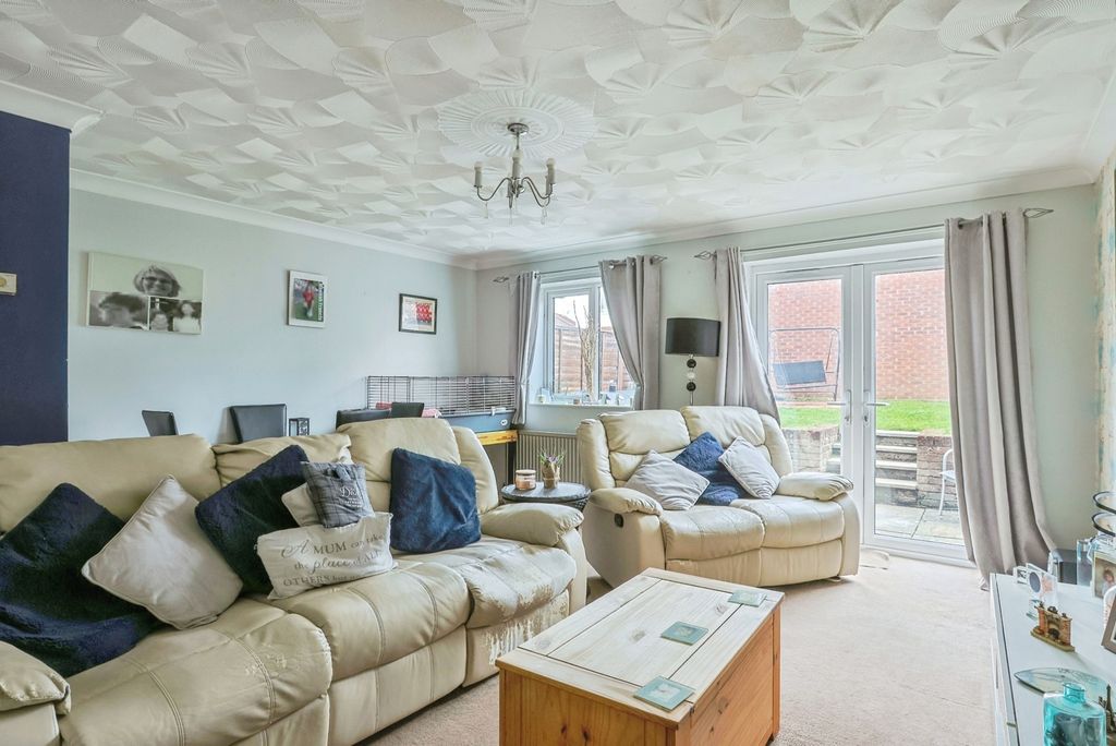 Property photo 2 of 15 Photo