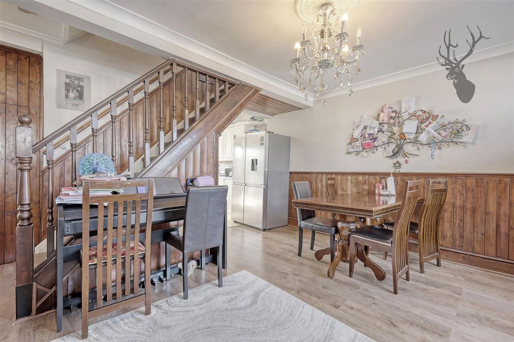 Property photo 3 of 26